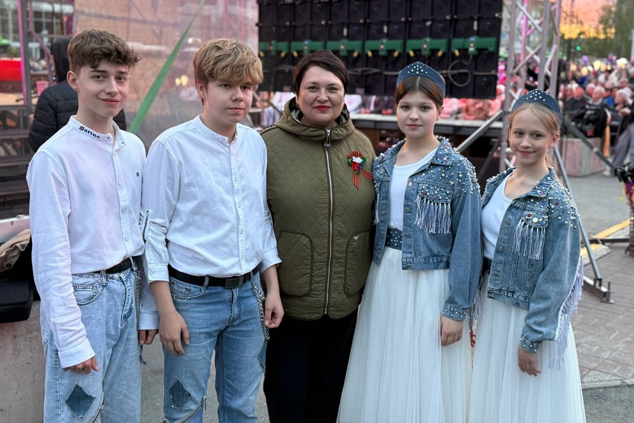 Депутаты приняли участие в праздничных мероприятиях