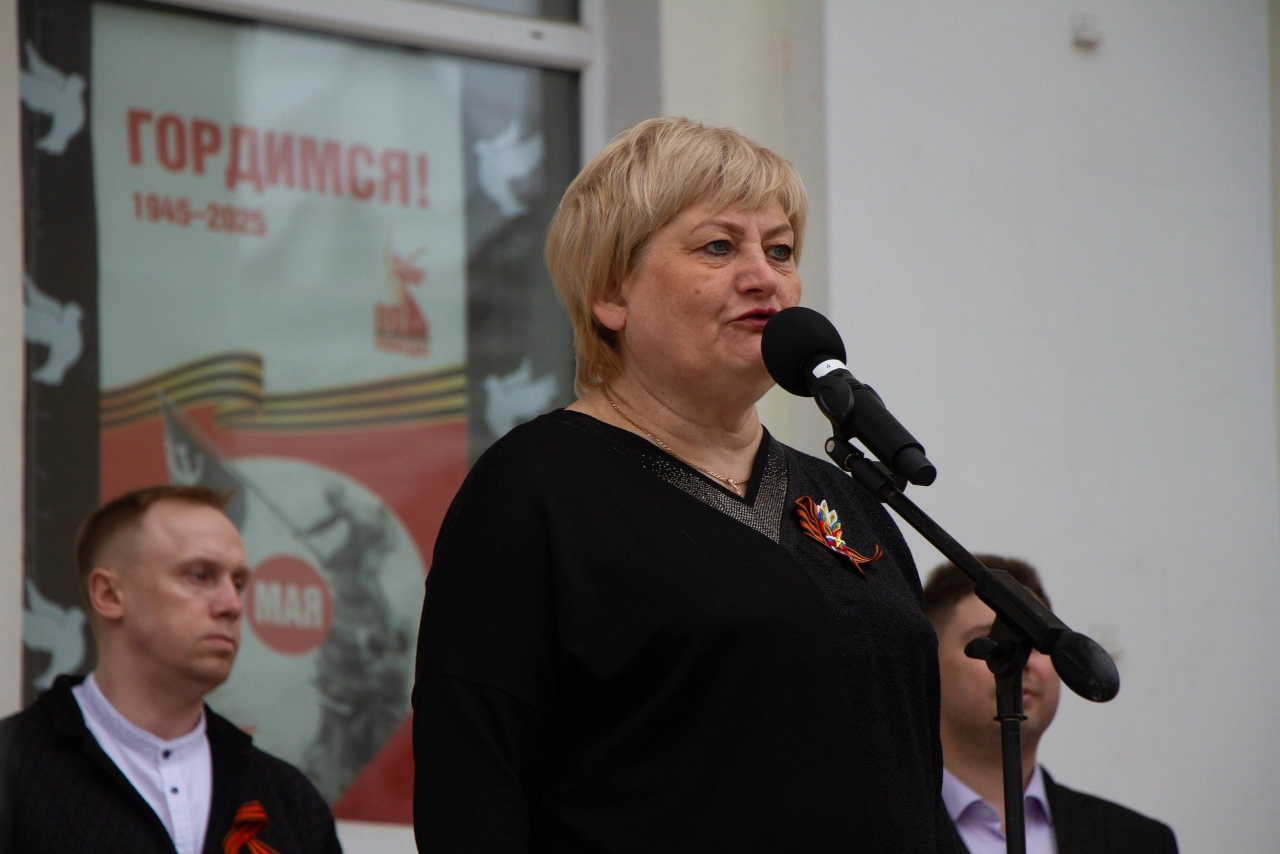 Ветераны приняли поздравления от депутатов