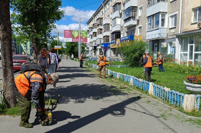 Улично-дорожную сеть города круглосуточно приводят в порядок дорожные службы