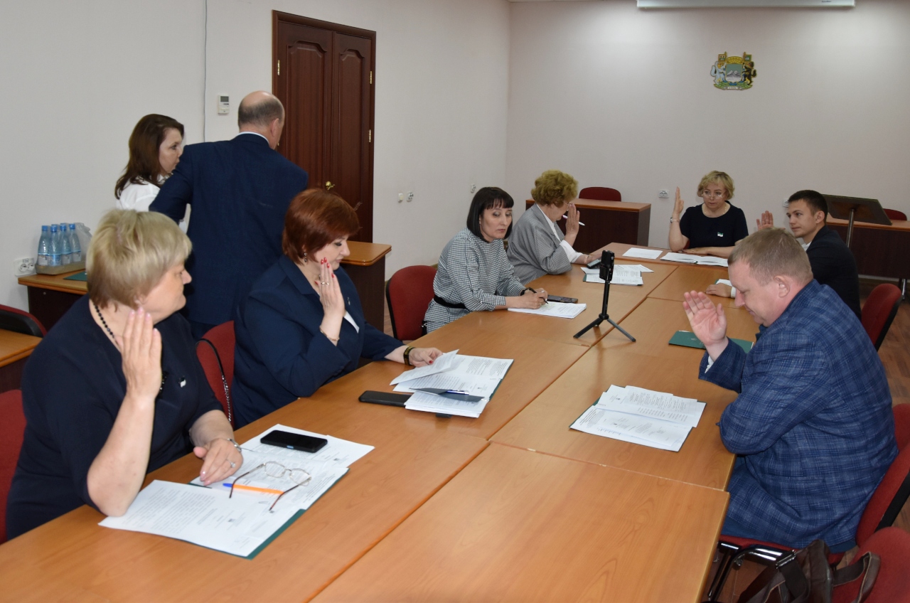 Любовь Силантьева провела заседание депутатской комиссии 