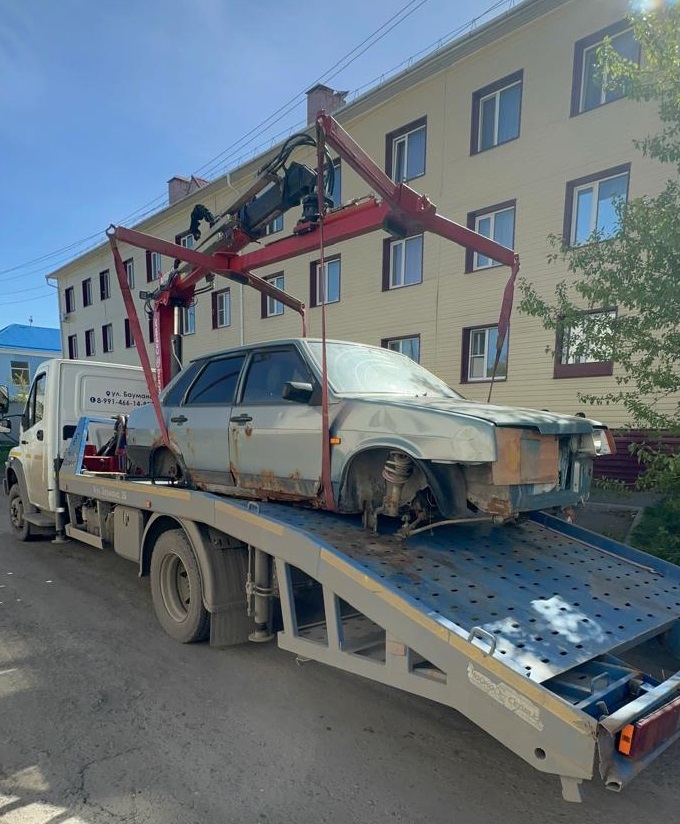 Эвакуация брошенного транспортного средства Эвакуация брошенного транспортного средства